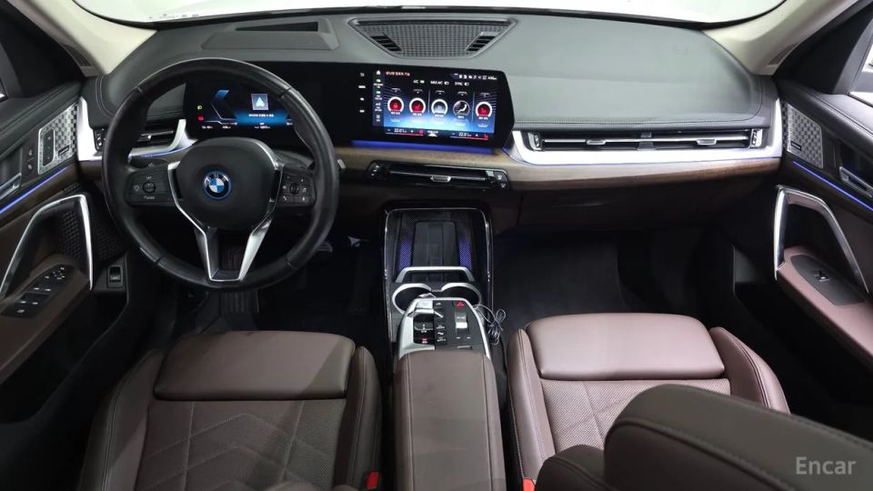 BMW ix1