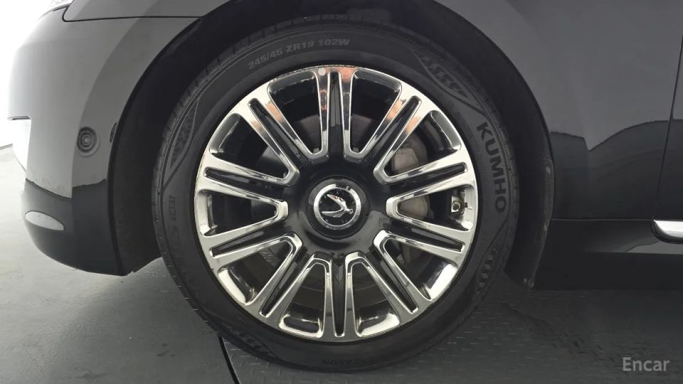 Hyundai Equus