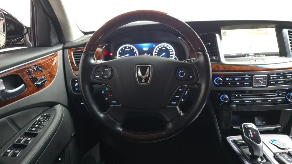 Hyundai Equus