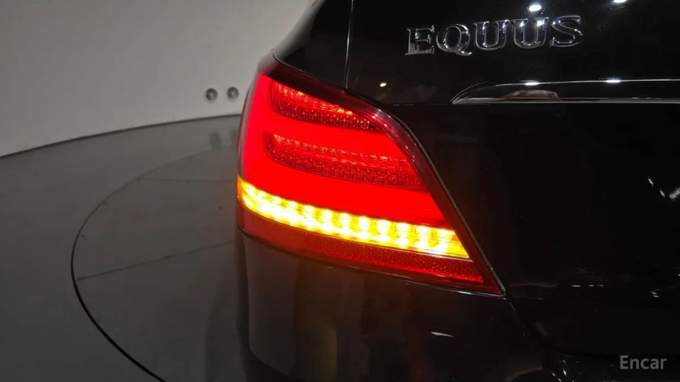Hyundai Equus