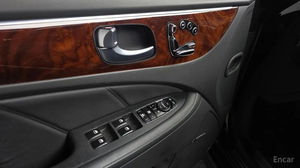 Hyundai Equus