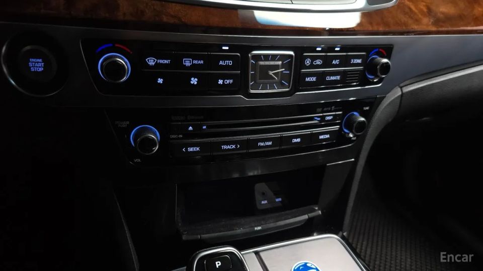 Hyundai Equus