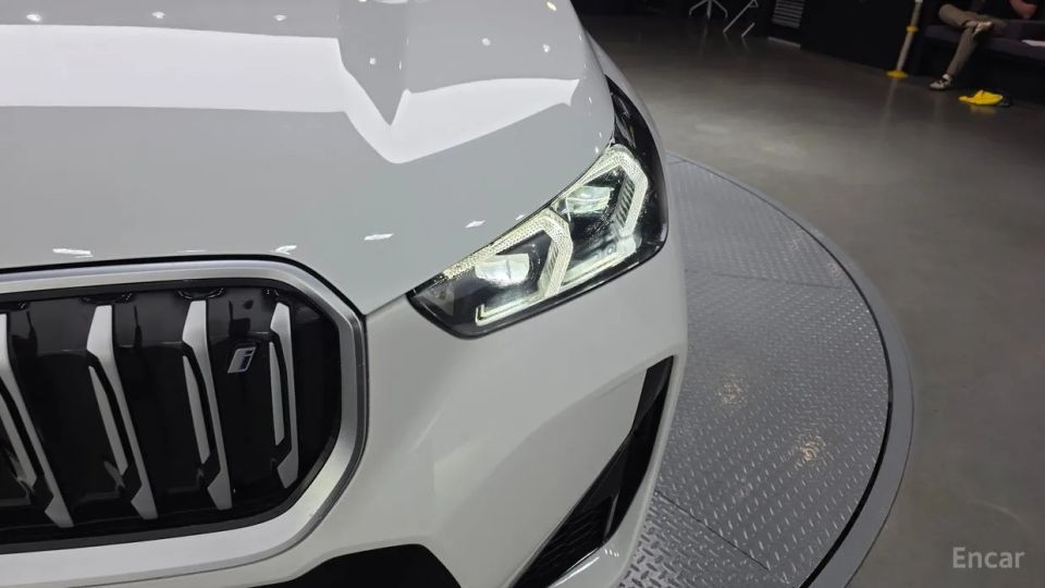 BMW ix1