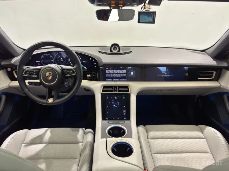 Porsche Taycan