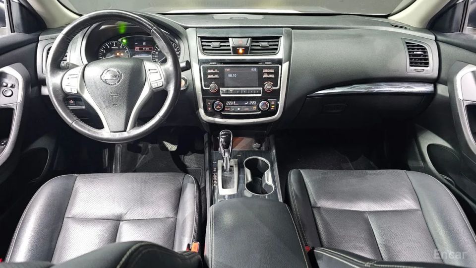 Nissan altima