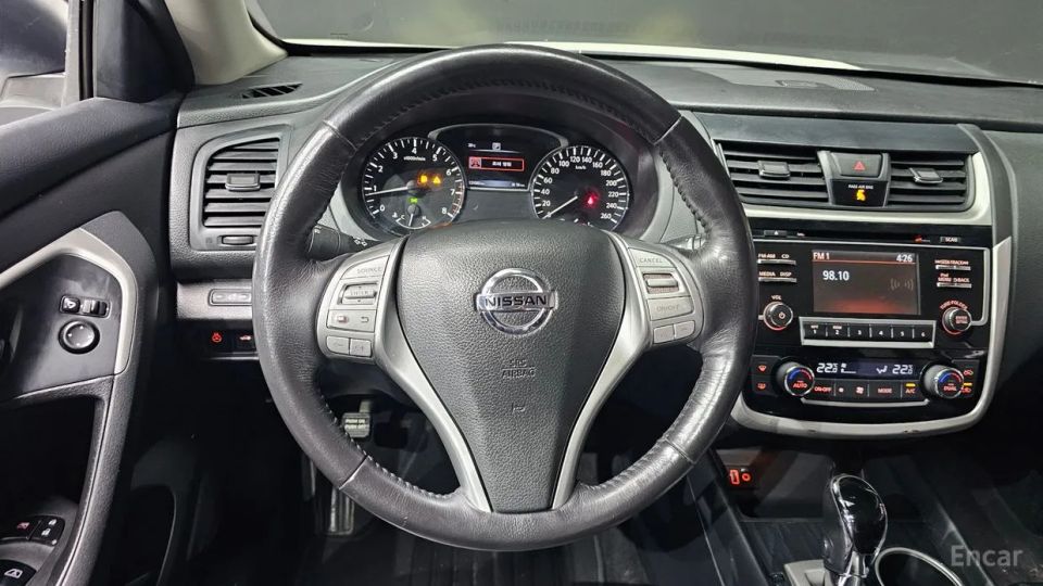 Nissan altima