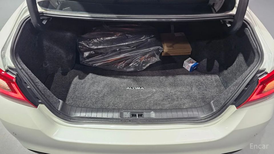 Nissan altima