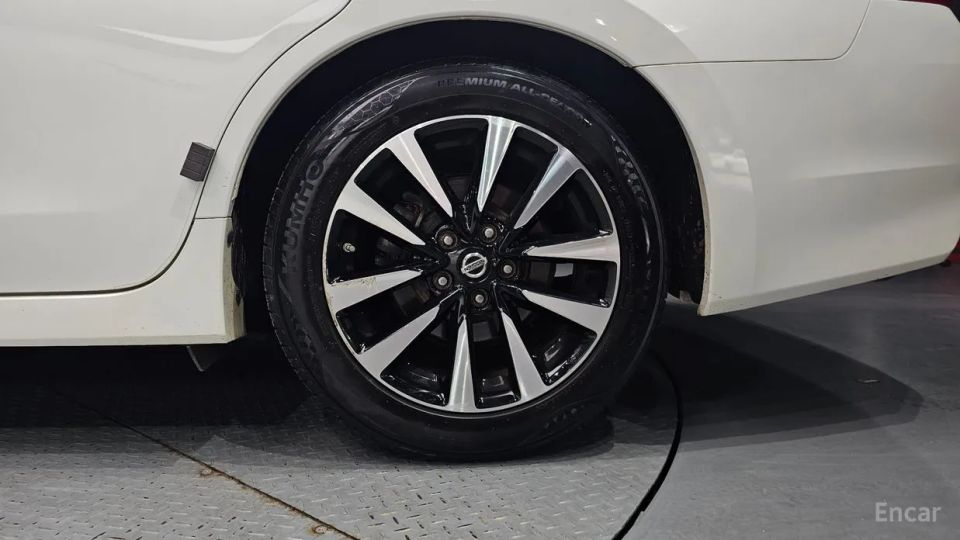 Nissan altima