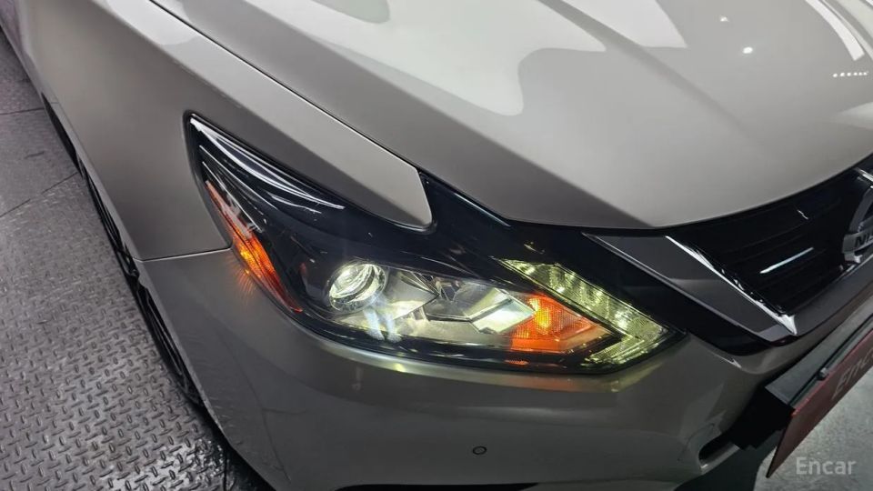 Nissan altima
