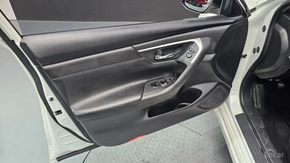 Nissan altima