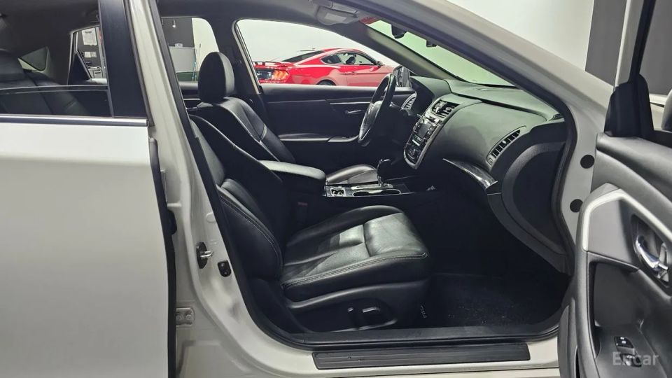 Nissan altima