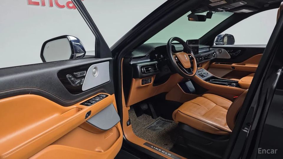 Lincoln Aviator