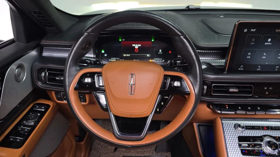 Lincoln Aviator