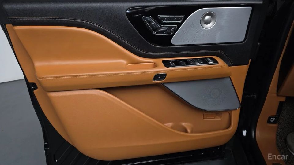 Lincoln Aviator