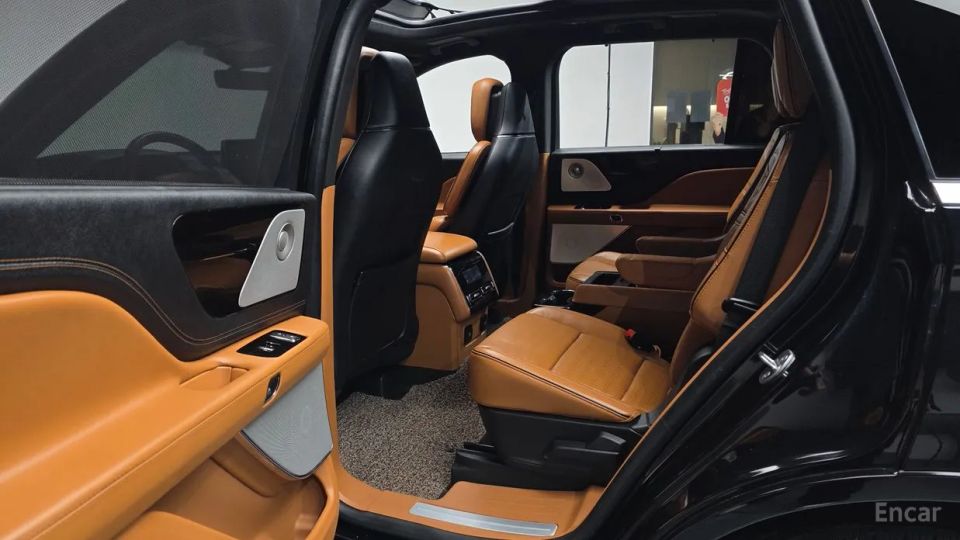 Lincoln Aviator