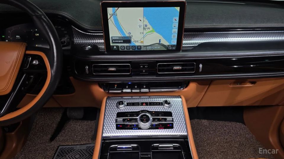 Lincoln Aviator