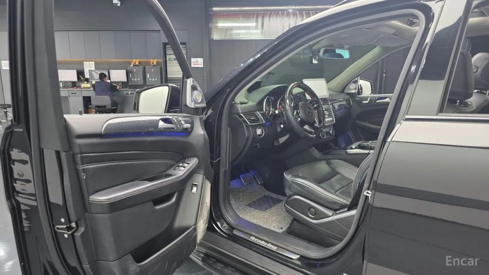 Mercedes-Benz M-class