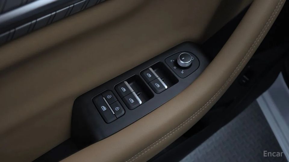 Renault-KoreaSamsung Grand Koleos