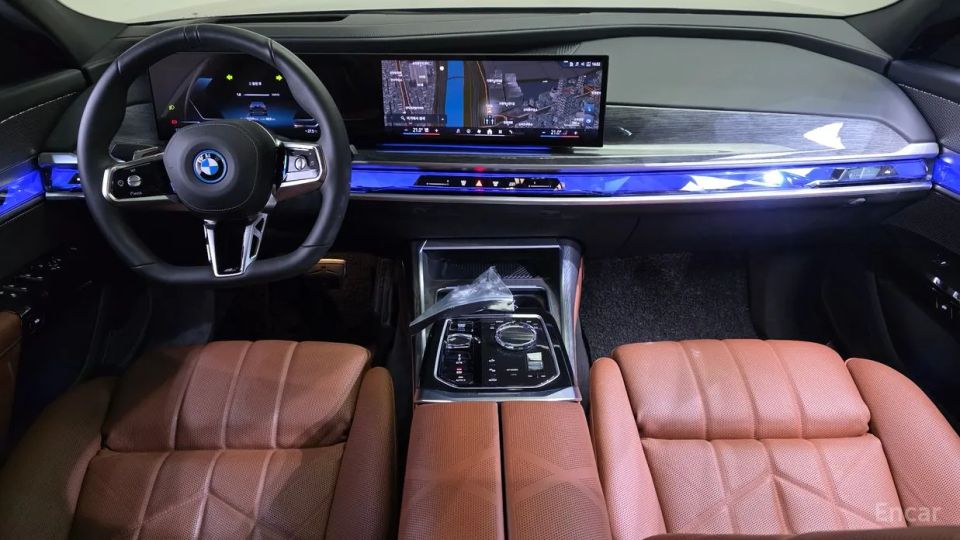 BMW i7