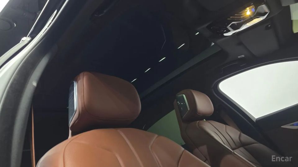 BMW i7