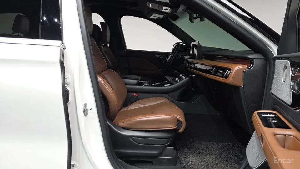 Lincoln Aviator
