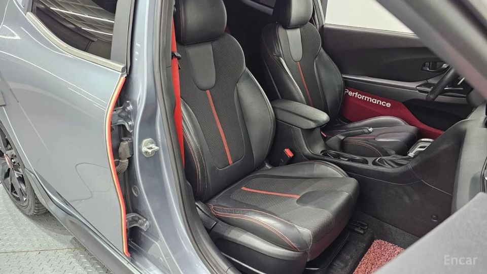 Hyundai Veloster