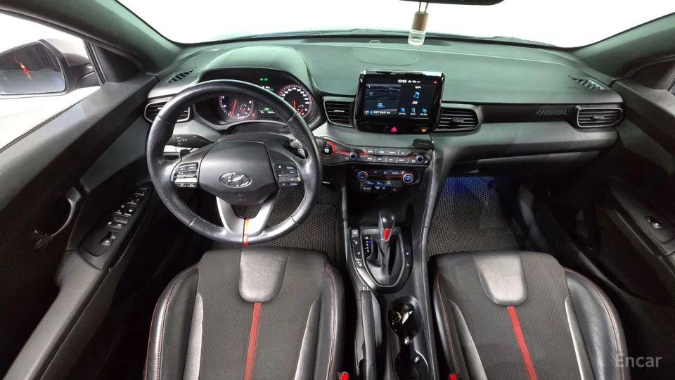 Hyundai Veloster