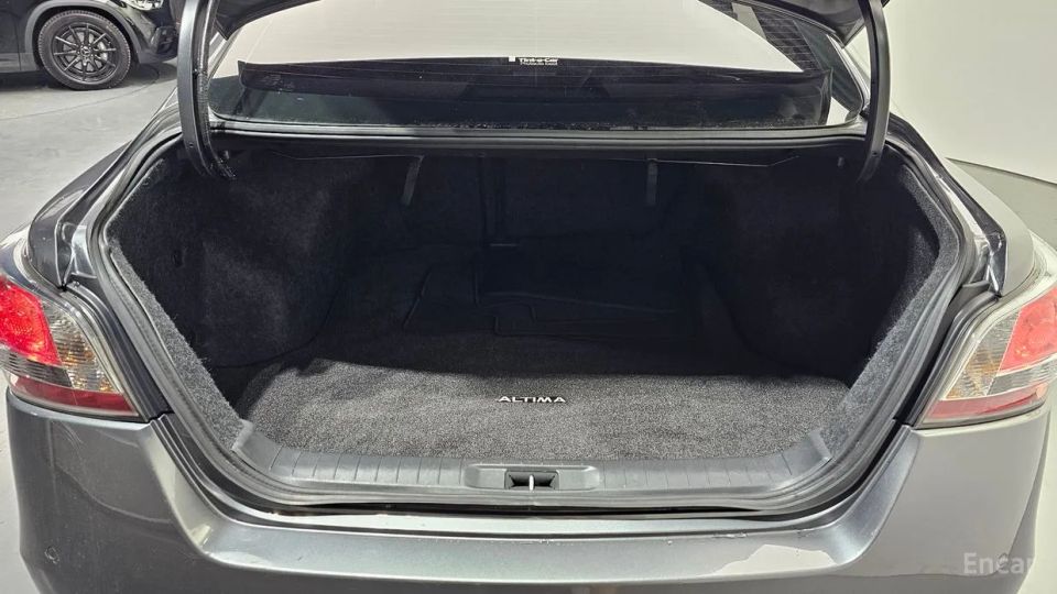 Nissan altima
