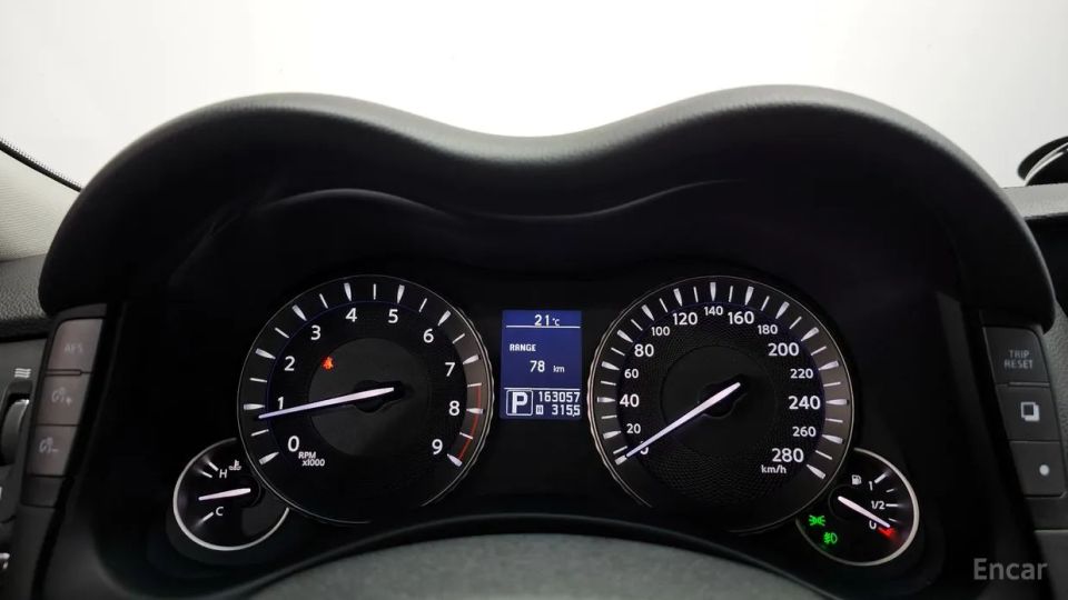 Infiniti M