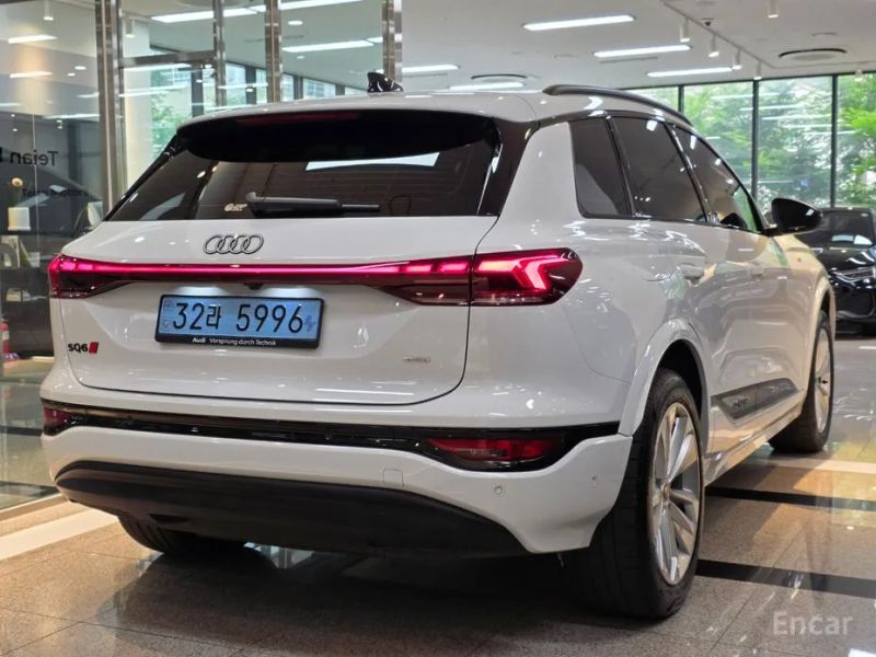 Audi Q6 e-tron