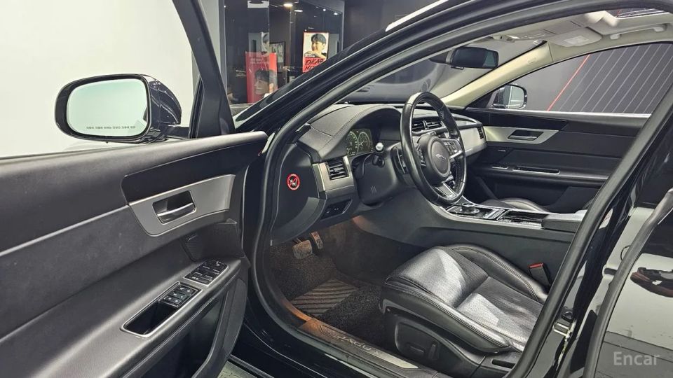 Jaguar xf