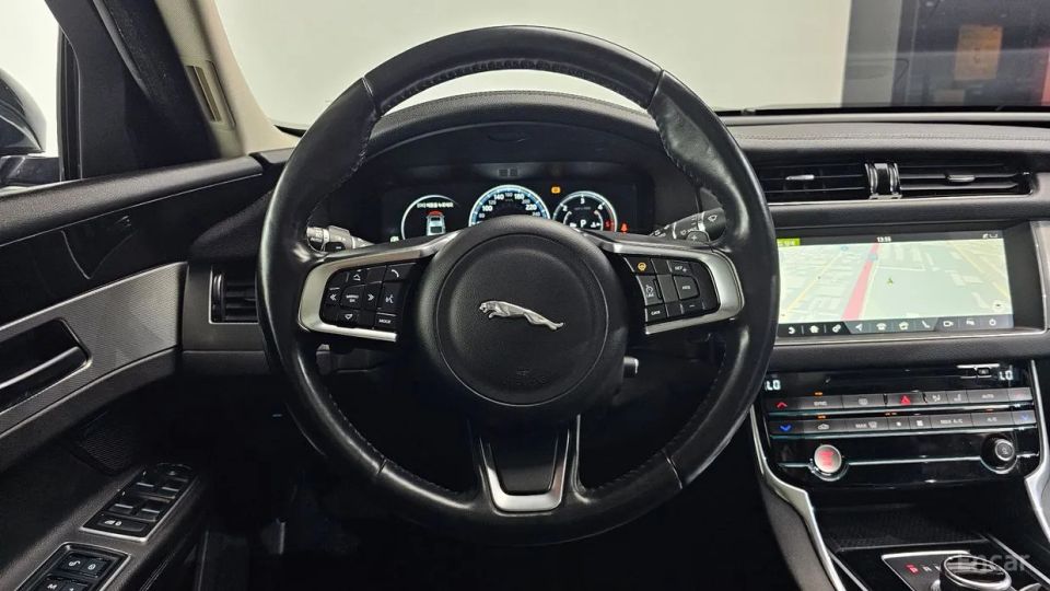 Jaguar xf