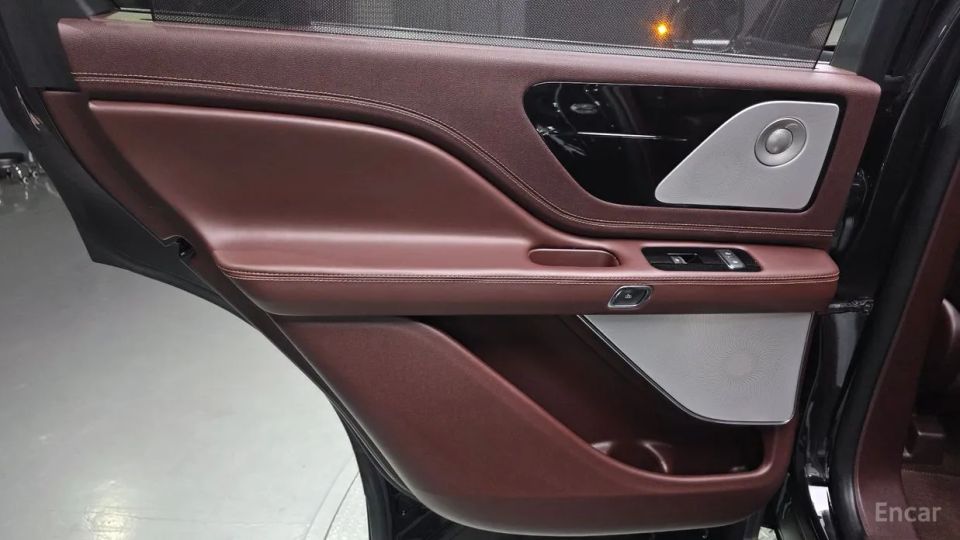 Lincoln Aviator