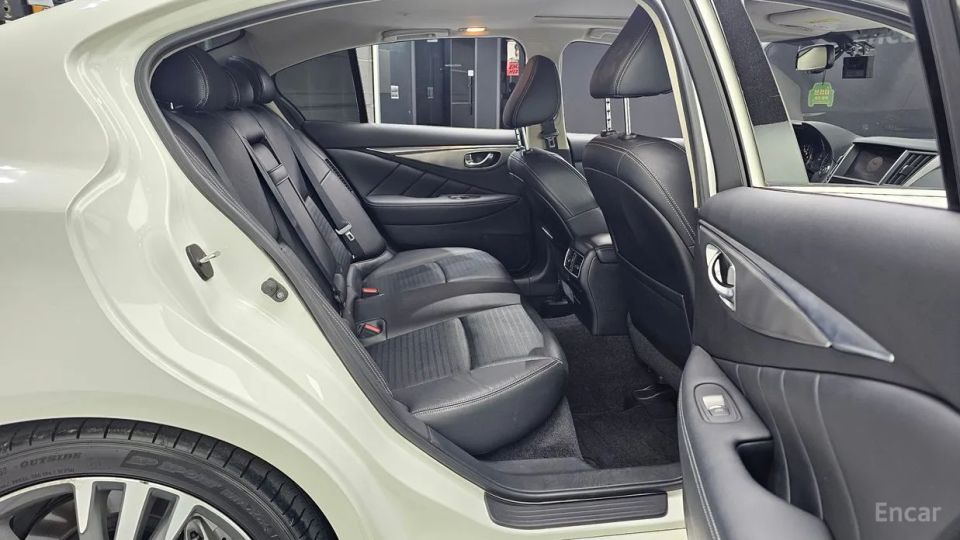 Infiniti Q50