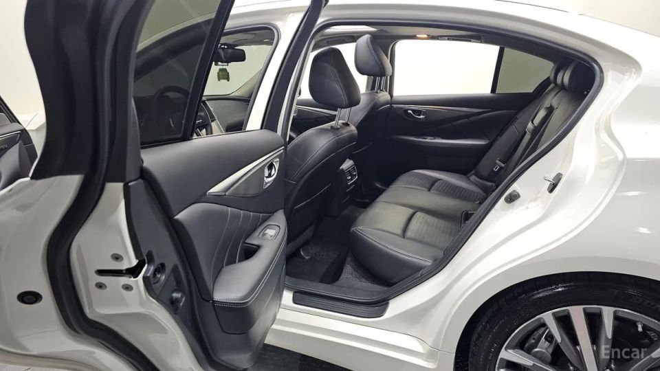Infiniti Q50