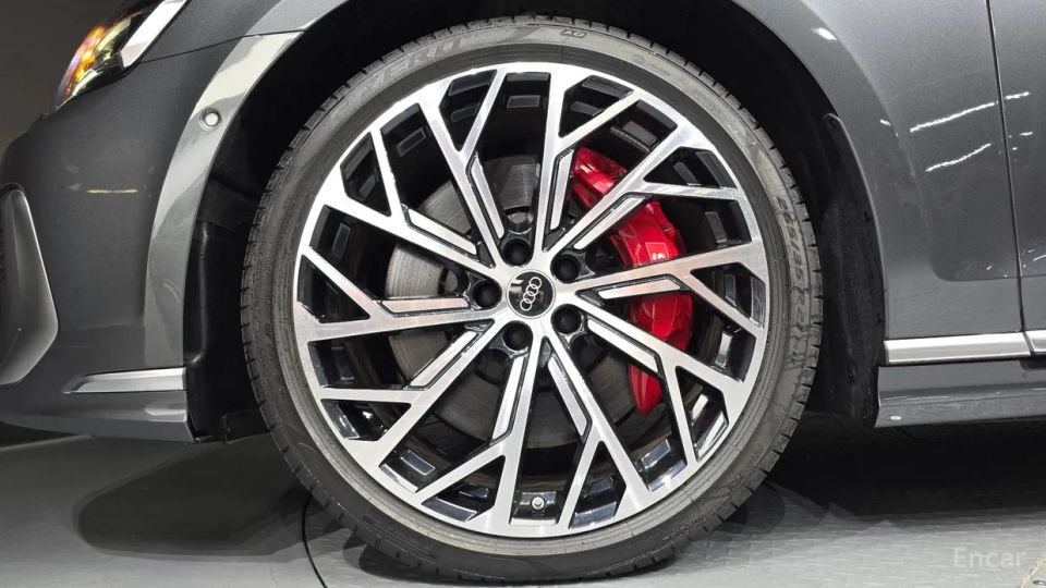 Audi S8