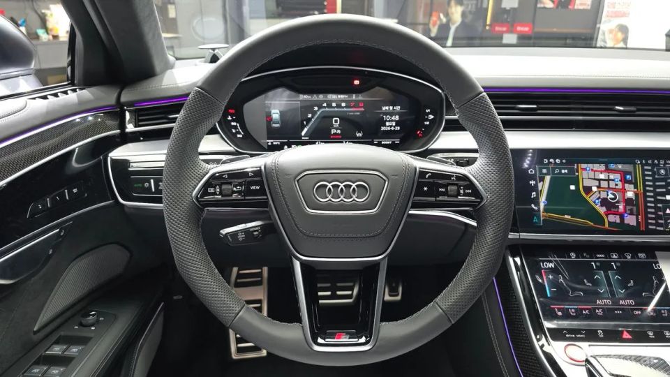 Audi S8