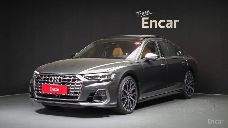 Audi S8