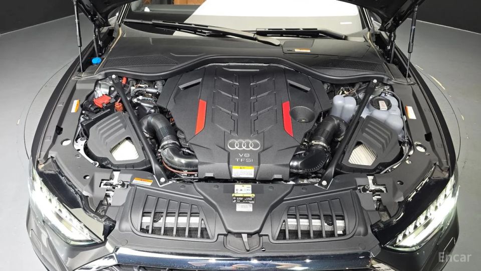 Audi S8