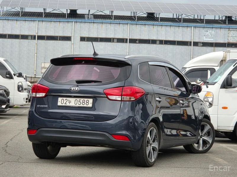 Kia Carens