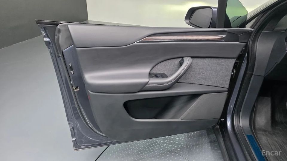 Tesla model-x