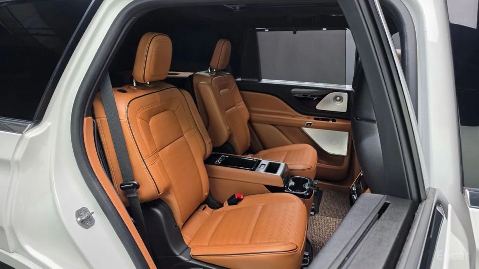 Lincoln Aviator
