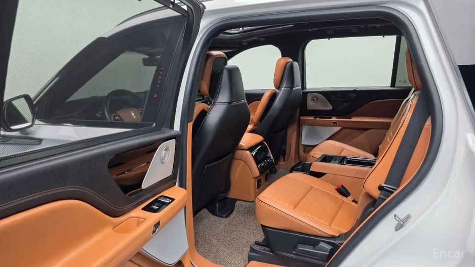Lincoln Aviator