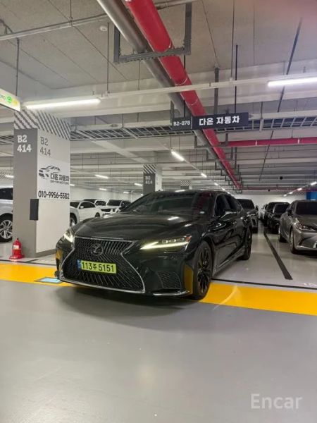 Lexus LS