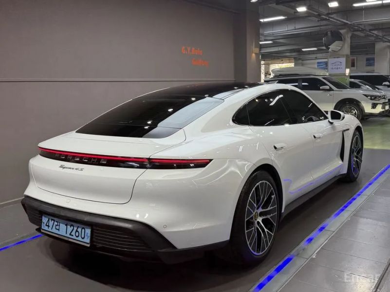 Porsche Taycan