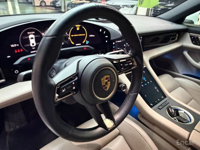 Porsche Taycan