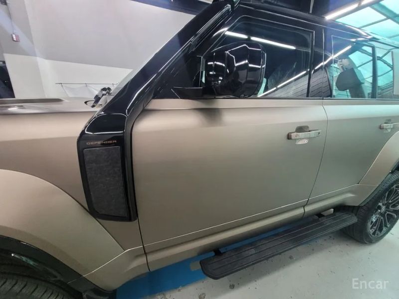 Land Rover Defender