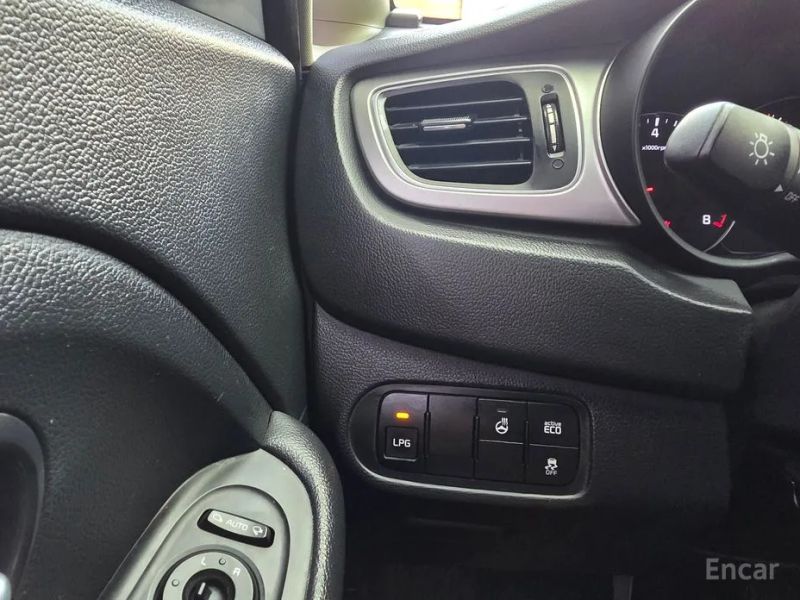 Kia Carens