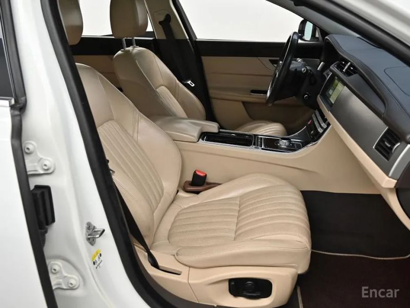 Jaguar xf