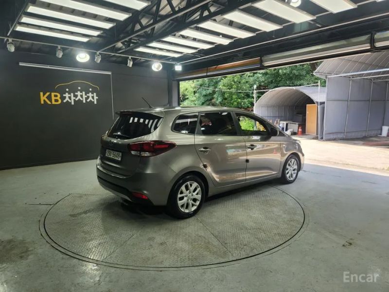 Kia Carens